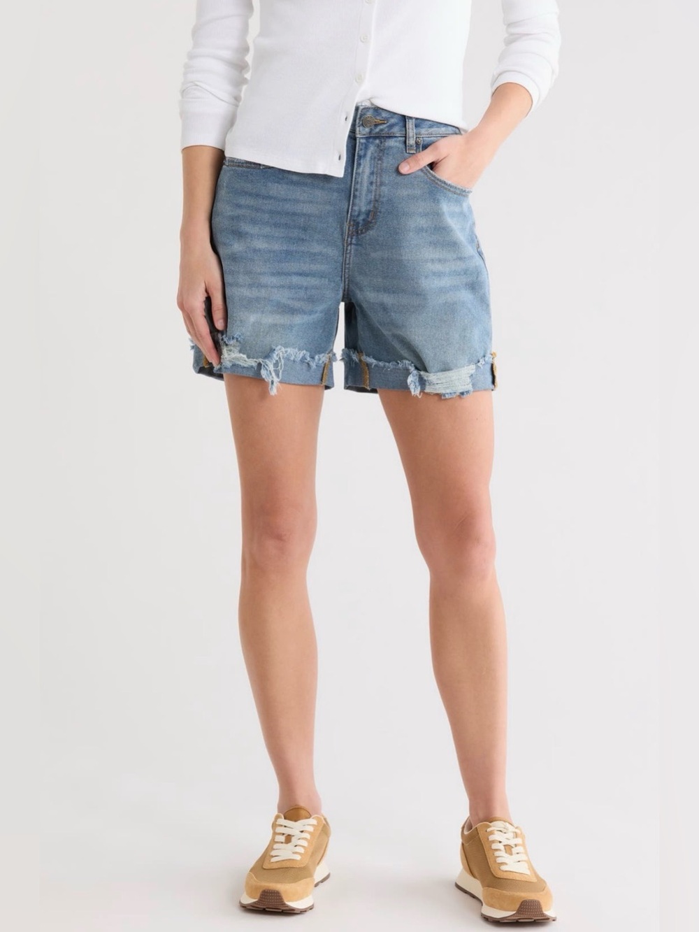 VIGOSS Denim Rolled Hem Distressed Women's Shorts - Light Blue Size 28 NWT